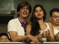 ​क्रिकेटच्या मैदानावर शाहरूख खानने लेकीसोबत केली धम्माल मस्ती! पाहा फोटो! - Marathi News | Shah Rukh Khan on the cricket ground with Kelly Dhammal fun! See photo! | Latest filmy News at Lokmat.com