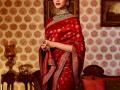 दीपिका पादुकोणचा ट्रेडिशनल लूक - Marathi News | Deepika Padukone's Traditional Look | Latest filmy News at Lokmat.com
