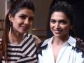 ​प्रियंकासोबत स्टेज शेअर करायला दीपिकाचा नकार! - Marathi News | Deepika refuses to share stage with Priyanka! | Latest filmy News at Lokmat.com