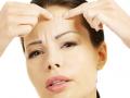 BEAUTY TIPS : मुरूम फोेडल्यानंतर चेहऱ्यावर डाग पडले? - Marathi News | BEAUTY TIPS: After the blooming of the face, the face is blurred? | Latest beauty News at Lokmat.com