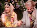अखेर विरूष्काचे शुभमंगल संपन्न, इटलीत बांधल्या साताजन्माच्या गाठी!! - Marathi News | Ultimately, the celebrated Shubhamangala of Vrusha, Satyajnma Bales built in Italy !! | Latest filmy News at Lokmat.com