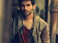 ​जॉन अब्राहम नाही,कार्तिक आर्यन बनणार ‘चोर’! - Marathi News | John Abraham, Karthik Aryan to become 'thief'! | Latest filmy News at Lokmat.com