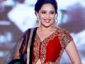 ​माधुरी दीक्षितने शिकविला वरुण-आलियाला डान्स! - Marathi News | Madhuri Dixit taught Varun-Aliiya dance! | Latest filmy News at Lokmat.com