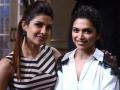 ​प्रियांका चोप्राला मागे टाकत दीपिका पादुकोण बनली ‘Most Followed Person’ - Marathi News | Priyanka Chopra leads Deepika Padukone into 'Most Followed Person' | Latest filmy News at Lokmat.com