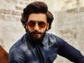 ‘ग्लॅमर’साठी ‘या’ सेलिब्रिटींनी सोडले त्यांचे ‘आडनाव’ही ! - Marathi News | Celebrity names for 'glamor' leave their last surname! | Latest filmy News at Lokmat.com