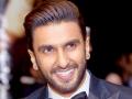 ​लतादीदींच्या हस्ते रणवीरचा सन्मान - Marathi News | Ranveer honors at the hands of Latadidi | Latest filmy News at Lokmat.com
