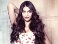 सोनम दिसणार संजय दत्तच्या बायोपिकमध्ये ? - Marathi News | Sonam appears in Sanjay Dutt's biopic? | Latest filmy News at Lokmat.com
