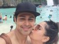 सुदीप साहिर पत्नी अनंतिकासह थायलंडमध्ये करतोय एन्जॉय - Marathi News | Sundeep Sahir is married to wife Anantaika in Thailand | Latest filmy News at Lokmat.com