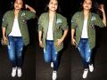 विमानतळाबाहेर ‘बबली’ राणी मुखर्जीचा दिसला असा अंदाज, पहा फोटो! - Marathi News | Rani Mukherjee looks out of 'Babli' outside airport, see photo! | Latest filmy News at Lokmat.com