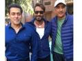 On the Set : सलमान खान पोहोचला अजय देवगनच्या ‘बादशाहो’च्या सेटवर...! - Marathi News | On the Set: Salman Khan finds Ajay Devgn's 'Badshaho' set on ...! | Latest filmy News at Lokmat.com