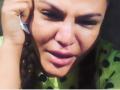 Video : राखी सावंत ढसा ढसा रडली...! लोकांनी म्हटले ‘नौटंकी’! - Marathi News | Video: Rakhi Sawant Dhaska bursts cry ...! People said 'gimmick'! | Latest filmy News at Lokmat.com