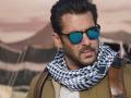​ सलमान खानला पुन्हा जीवे मारण्याची धमकी! ‘रेस3’च्या सेटवर सशस्त्र लोकांचा धिंगाणा!! - Marathi News | Salman Khan threatens to kill again! Armed people in a set of 'Res3'! | Latest filmy News at Lokmat.com