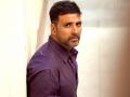 बाप रे खिलाडी टॉयलेटमध्ये करणार हे काम ! - Marathi News | This work will be done in the restroom of the father. | Latest filmy News at Lokmat.com