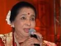 ​आशा भोसले यांचे ‘स्टेज शो’ला अलविदा... - Marathi News | Asha Bhosale's 'Stage Show' bye Bye ... | Latest filmy News at Lokmat.com