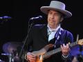 ​गीतांबरोबरच बॉब डिलनच्या कुंचल्याचेही वेड - Marathi News | Bob Dylan's humiliation with lyrics | Latest fashion News at Lokmat.com