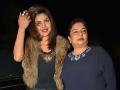 ​ लेकीच्या ‘त्या’ ड्रेसवर बोलली प्रियांका चोप्राची आई! - Marathi News | Priyanka Chopra's mother spoke on 'That' dress of Leki | Latest filmy News at Lokmat.com