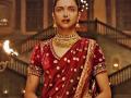 दीपिका पदुकोणचा कोणता लूक तुम्हाला आवडला,कळवा आम्हाला - Marathi News | Deepika Padukone likes you, please let us know | Latest filmy News at Lokmat.com
