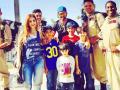 ह्रतिक आणि सुझैन खान दिसले दुबईच्या रस्त्यांवर मुलांसोबत - Marathi News | Hrithik and Suzanne Khan appear on the streets of Dubai with kids | Latest filmy News at Lokmat.com