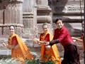 क्रू मेंबरसोबत जॅकीचे बर्थ-डे सेलिब्रेशन - Marathi News | Jackie's Birth-Day Celebration with Crew Member | Latest fashion News at Lokmat.com