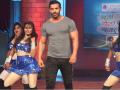 ​‘चला हवा येऊ द्या’ च्या सेटवर जॉन अब्राहमचा डान्स - Marathi News | John Abraham's dance on set of 'Let's Come Here' | Latest filmy News at Lokmat.com
