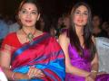 ​शबाना आझमींनी करिनाला सुनावले खडे बोल - Marathi News | Shabana Azmi has told Kareena to her | Latest filmy News at Lokmat.com