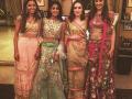 पारंपारिक वेशात मैत्रिणींसोबत नव्या नंदा - Marathi News | New Nanda with traditional prostitutes | Latest filmy News at Lokmat.com