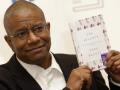 पॉल बेटी ठरले पहिले अमेरिकन ‘बुकर’ लेखक - Marathi News | Paul Beatty became the first American 'booker' author | Latest fashion News at Lokmat.com