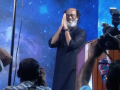 ​ तब्बल आठ वर्षांनंतर चाहत्यांना भेटले रजनीकांत...! - Marathi News | Rajinikanth met the fans after eight years ...! | Latest filmy News at Lokmat.com