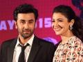 रणबीर-अनुष्काचा न्यू स्टील आऊट ! - Marathi News | Ranbir-Anushka's new steel out! | Latest filmy News at Lokmat.com