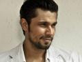 ​रणदीप हुड्डा शोधतोय ‘असली’ हीरो - Marathi News | Randeep Hooda is searching for 'real' hero | Latest filmy News at Lokmat.com