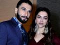 ​हे आहे, दीपिकासोबतच्या ब्रेकअपच्या प्रश्नावर रणवीरचे उत्तर - Marathi News | This is Ranveer's answer to the question of breakup with Deepika | Latest filmy News at Lokmat.com