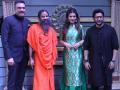 ​बाबा रामदेव यांनी सबसे बडा कलाकारमध्ये सांगितली त्यांच्या लहानपणीची एक भयानक आठवण - Marathi News | Baba Ramdev told the greatest artist in his childhood | Latest filmy News at Lokmat.com