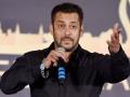 Bigg Boss 11 : आजही सलमान खान त्या व्यक्तीला विसरू शकला नाही,जाणून घ्या कोण आहे तो? - Marathi News | Bigg Boss 11: Even today, Salman Khan could not forget that person, who is he? | Latest filmy News at Lokmat.com