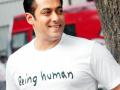 सलमान खानने त्याच्या चाहत्यांना ‘या’ कारणामुळे केले सतर्क - Marathi News | Salman Khan cautions his fans for 'this' reason | Latest filmy News at Lokmat.com