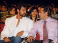 IIFA स्टेज वरून ​ह्रतिकने केला सलमान खानचा अपमान - Marathi News | Salman Khan insulted Hrithik on IIFA stage | Latest fashion News at Lokmat.com