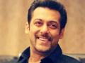 सलमान डोळयातून पाणी येईपर्यत हसला - Marathi News | Salman smiles till Salman gets water | Latest filmy News at Lokmat.com