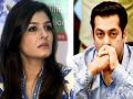 च्विंगमवरून रविना टंडनने सलमान खानशी केले कडाक्याचे भांडण! - Marathi News | Raveena Tandon made a brilliant fight with Salman Khan | Latest filmy News at Lokmat.com
