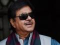 ​शत्रुघ्न सिन्हा आणि या अभिनेत्रीच्या प्रेमकथेची चांगलीच झाली होती चर्चा, त्यांची पत्नी पूनमला देखील होती या अफेअरची कल्पना - Marathi News | Shatrughan Sinha and the actress's love story were well discussed, their wife Poonla also had the idea of ​​this affair | Latest filmy News at Lokmat.com