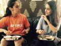 फुलराणी सायना नेहवालच्या घरी पोहोचली श्रद्धा कपूर, पहा फोटो ! - Marathi News | Shraddha Kapoor, Phulrani reached the house of Saina Nehwal, see photos! | Latest filmy News at Lokmat.com