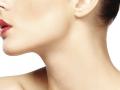 ​सुंदर दिसण्यासाठी मानेची घ्या काळजी ! - Marathi News | Take care of the necklace to look beautiful! | Latest beauty News at Lokmat.com