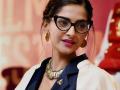 का वाढला सोनमचा अमेरिकेतील मुक्काम? - Marathi News | Why did Sonam stay in America? | Latest filmy News at Lokmat.com