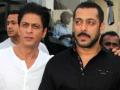 सलमानच्या वादावर शाहरुख काय म्हणतो? - Marathi News | What does Shahrukh say about Salman? | Latest filmy News at Lokmat.com