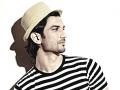 ​‘स्ट्रीप टी-शर्ट’ फॅशनची वाढती क्रेझ ! - Marathi News | 'Strip T-shirt' fashion growing craze! | Latest fashion News at Lokmat.com