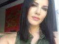 ​सनी लियोनची पुन्हा एकदा जुन्या रंगात वापसी - Marathi News | Sunny Leone returns once again to the old colors | Latest fashion News at Lokmat.com