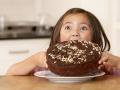 ​बाळाला गोडधोड खाऊ घालताय? मग तर हे वाचाच - Marathi News | Feeding baby? So then this is a test | Latest beauty News at Lokmat.com