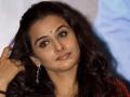 कोणासोबत काम करण्यास विद्या बालनला वाटते भीती? - Marathi News | Vidya Balan fears to work with whom? | Latest filmy News at Lokmat.com