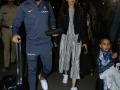 See Photos : विराट कोहलीसोबत साऊथ आफ्रिकेला रवाना झाली अनुष्का शर्मा - Marathi News | See Photos: Virat Kohli to South Africa, Anushka Sharma | Latest filmy News at Lokmat.com