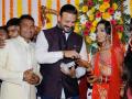 विवेक ओबेरॉयने पुन्हा दाखविले औदार्य; अ‍ॅसिड हल्ल्यातील पीडितेच्या लग्नात दिले अनमोल गिफ्ट! - Marathi News | Vivek Oberoi again showed generosity; The precious gift given to the acid attack victim's wedding! | Latest filmy News at Lokmat.com