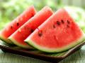 उन्हाळ्यात टरबूज खा, मात्र काळजीही घ्या! - Marathi News | Eat watermelon in the summer, but be careful! | Latest health News at Lokmat.com