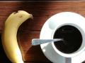 काय म्हणता, कॉफीत केळी कालवून खायची? आणि या कॉफी-केळीचे फायदे काय, वाचा.. - Marathi News | Doctor shared benefits of combination banana mixed in coffee that is started to beat malnutrition | Latest sakhi News at Lokmat.com